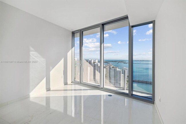 Building Photo - 300 Biscayne Blvd Way