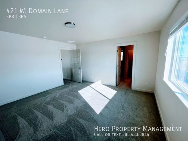 Building Photo - 421 Domain Ln