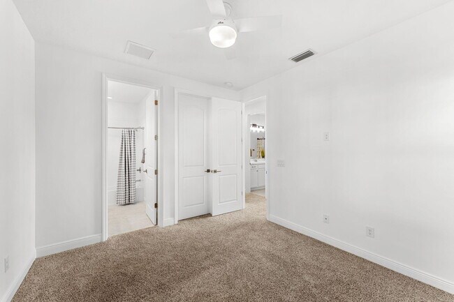 Building Photo - 8130 Allure Dr