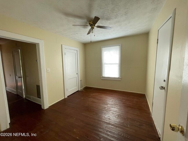 Building Photo - 3857 Carmona St