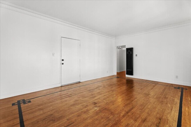 Building Photo - BEAUTIFUL FRENCH NORMANDY STYLE 2BR UNIT