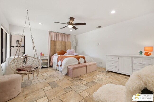 Building Photo - 40563 Desert Creek Ln