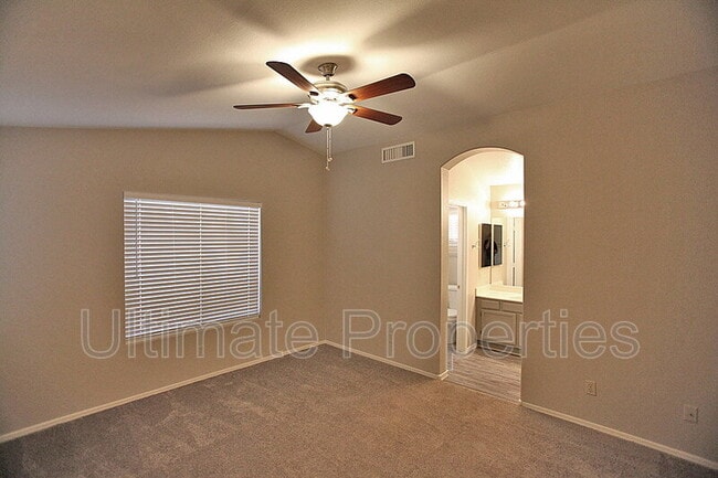 Building Photo - 7135 W Via De Luna Dr