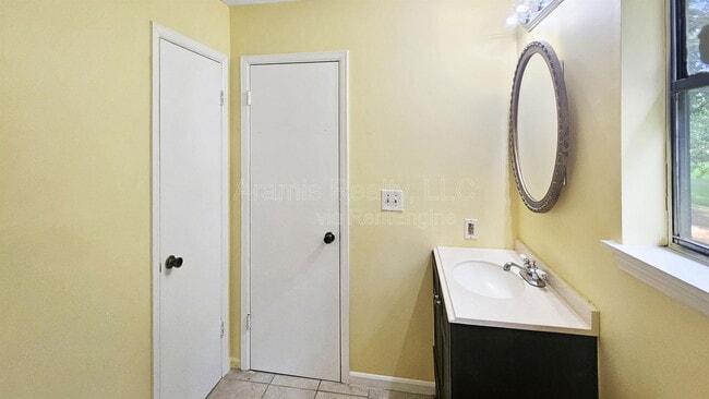 Building Photo - 2416 Newgate Dr