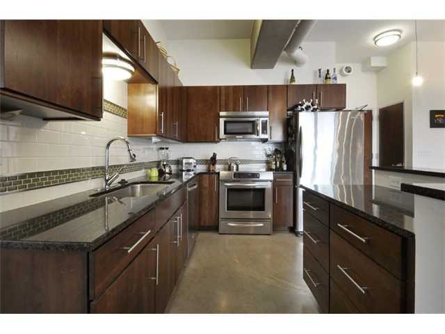 Building Photo - 800 Brazos St