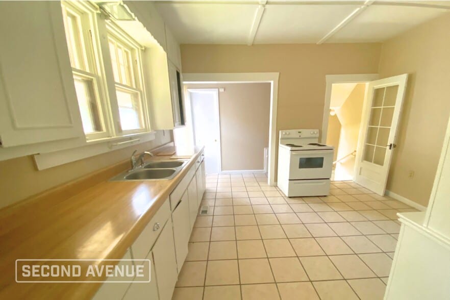 Building Photo - 3404 W Main St