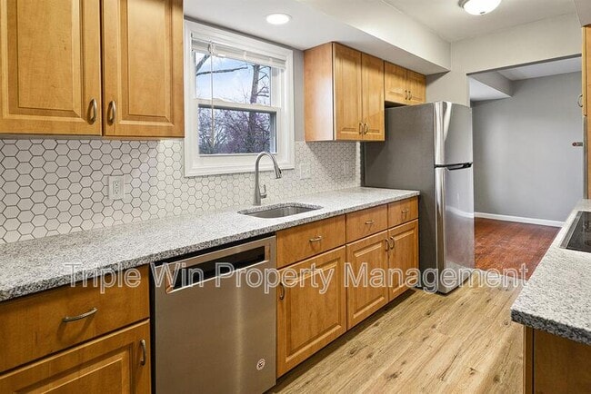 Building Photo - 2041 Northaire Ln