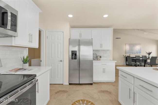 Building Photo - 6846 E Kelton Ln