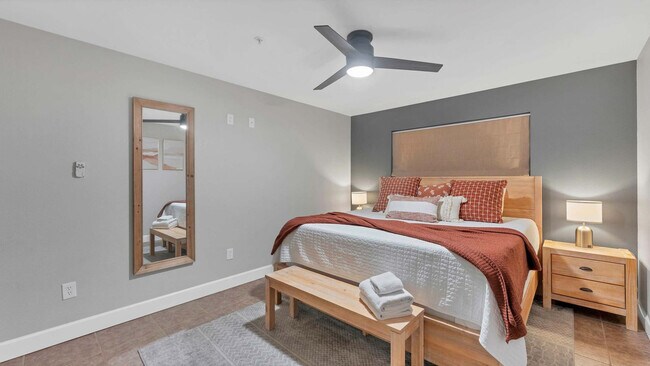 Building Photo - 730 E Mather St