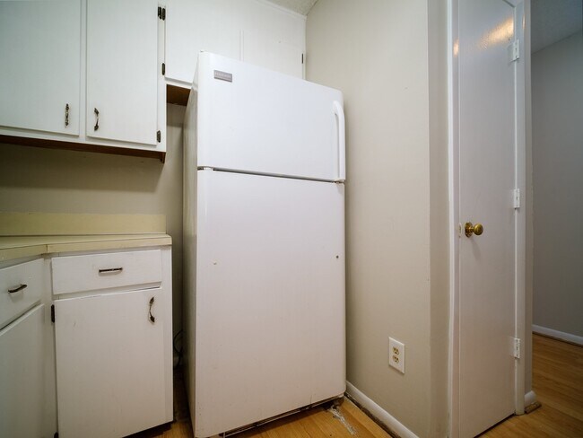 Building Photo - 2609 Eastway Dr