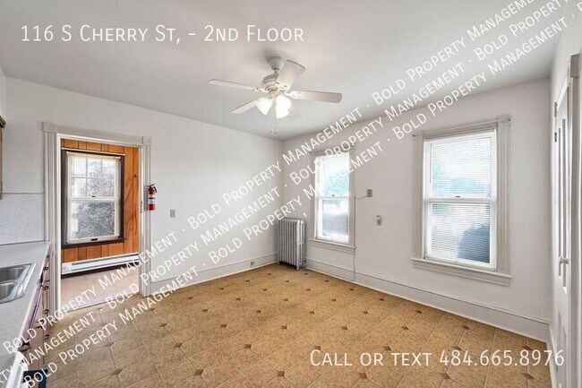 Building Photo - 116 S Cherry St