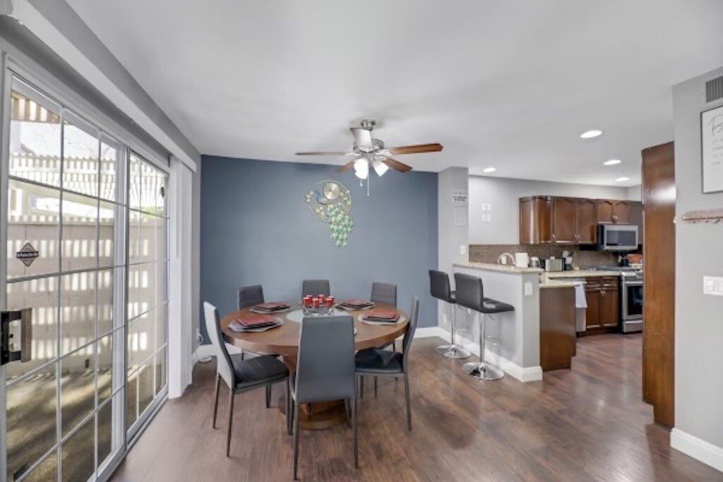 Building Photo - 7938 Cina Ave