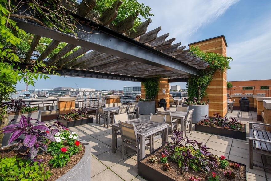 Rooftop Terrace - 400 Massachusetts Ave NW