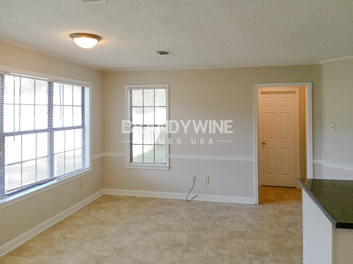 Building Photo - 4454 Mayo Ave