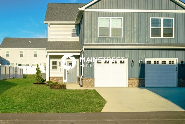 Building Photo - 3 Bedroom Pet-Friendly Home in Jeffersonville, IN with Main Street Renewal