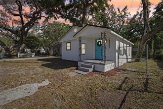 Building Photo - 2111 E Ellicott St