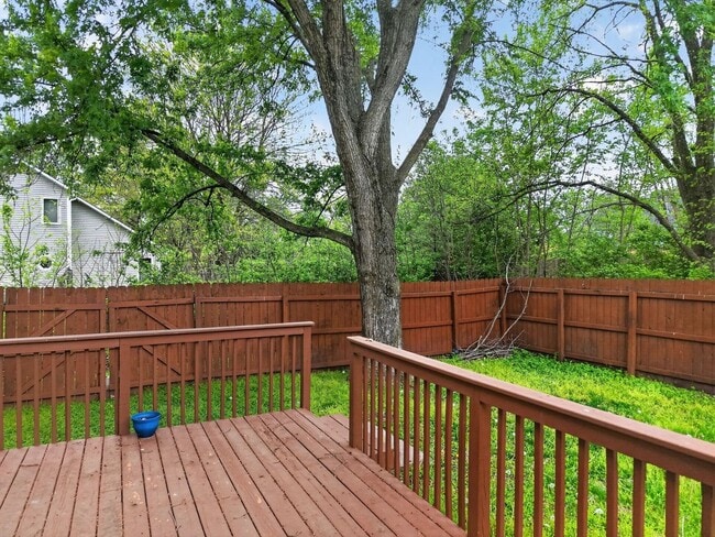 Building Photo - Spacious 4BR House in Columbia