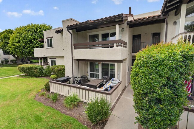 Building Photo - HUNTINGTON BEACH HOME - 1.5 Miles from the Beach
