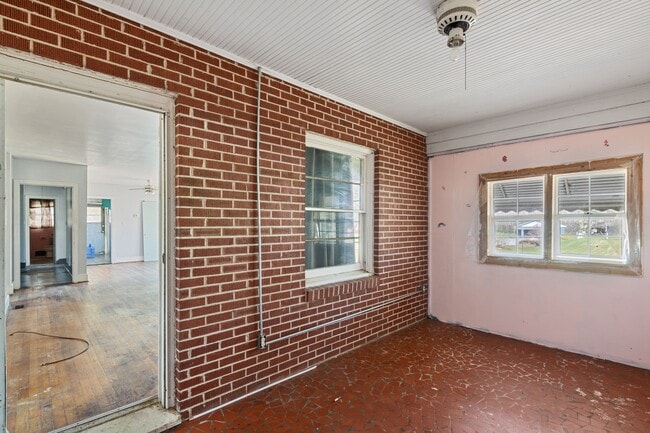 Building Photo - 224 NC-561