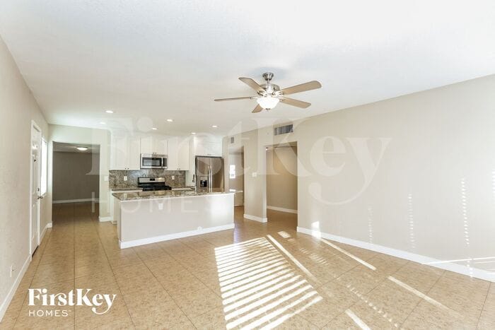 Building Photo - 5015 N 20th Ave