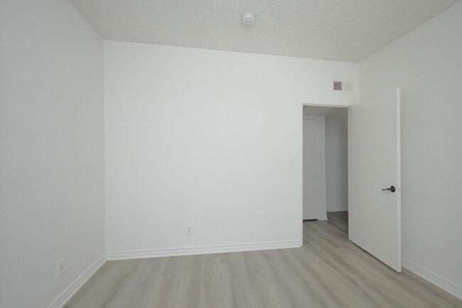 Building Photo - 1809 Berendo N St