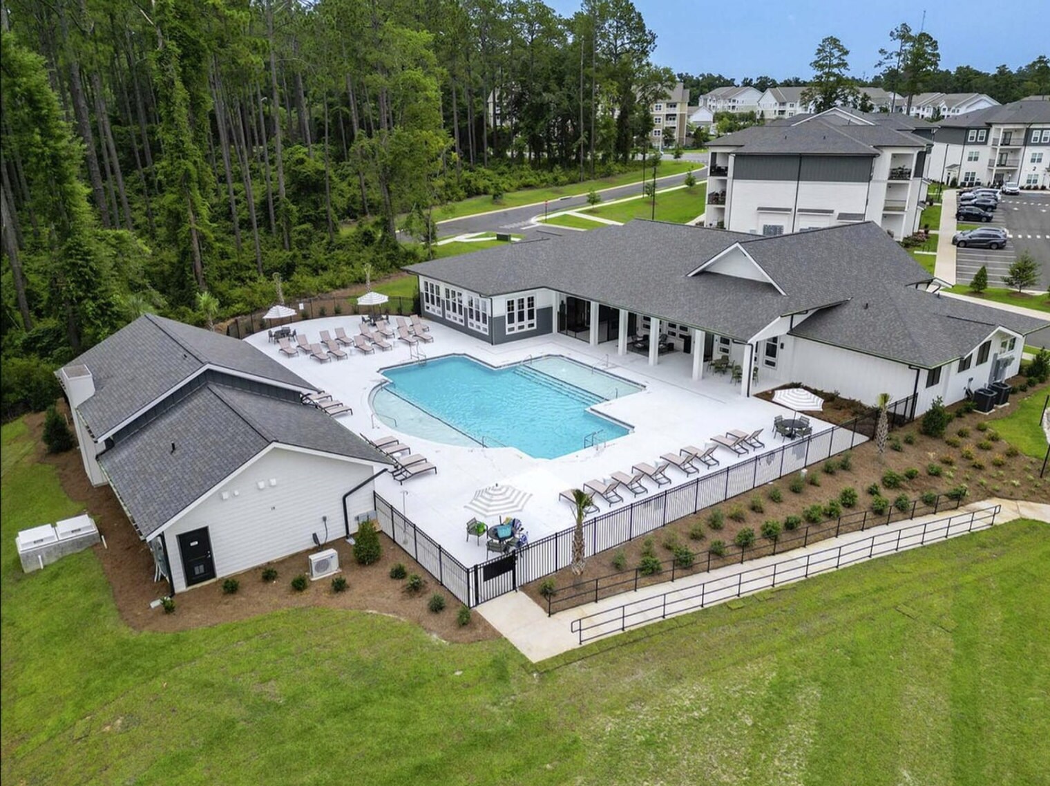 Building Photo - 14105 Epply Dr