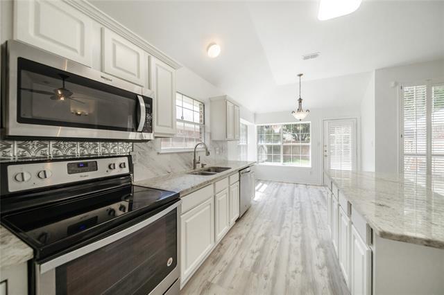 Building Photo - 4824 Holly Berry Dr