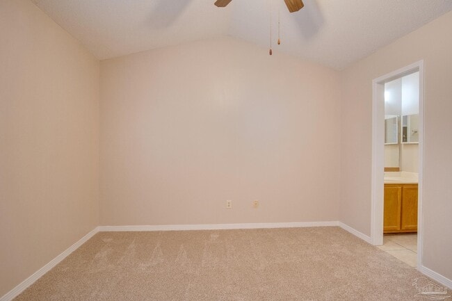 Building Photo - 3050 Belle Meade Dr