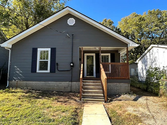 Building Photo - 1441 Highlawn Ave