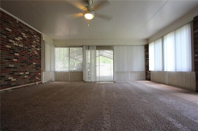 Building Photo - 2944 Piedmont Dr