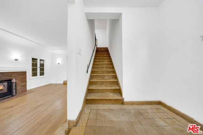 Building Photo - 844 19th St