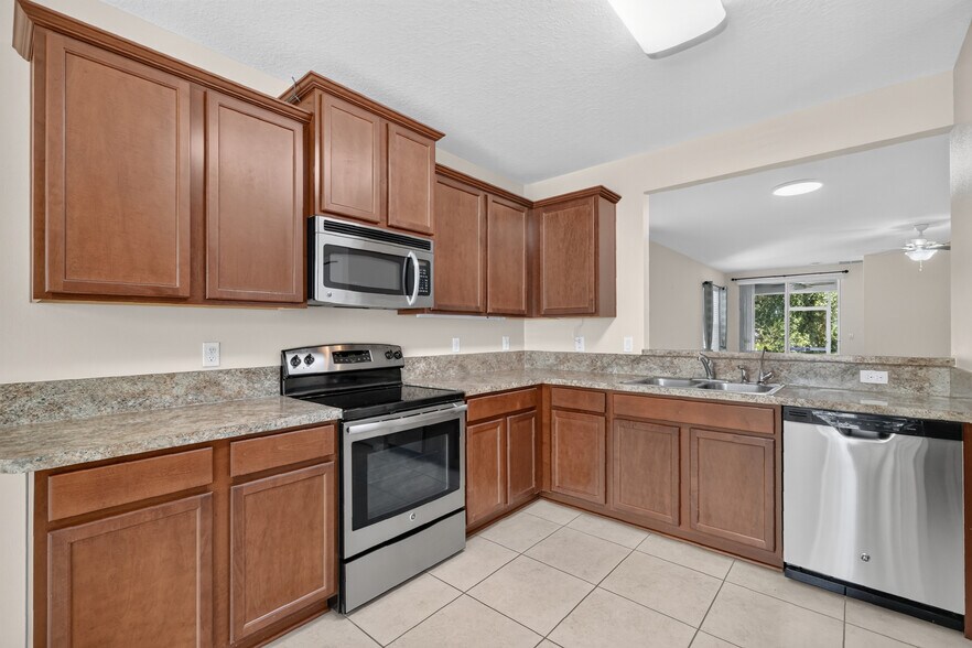 Building Photo - 345 Red Kite Dr