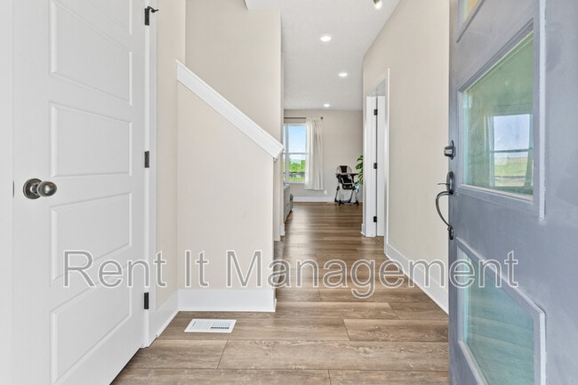 Building Photo - 6910 Stony Pt Dr