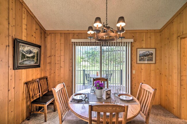 Building Photo - 2334 Carriage Dr