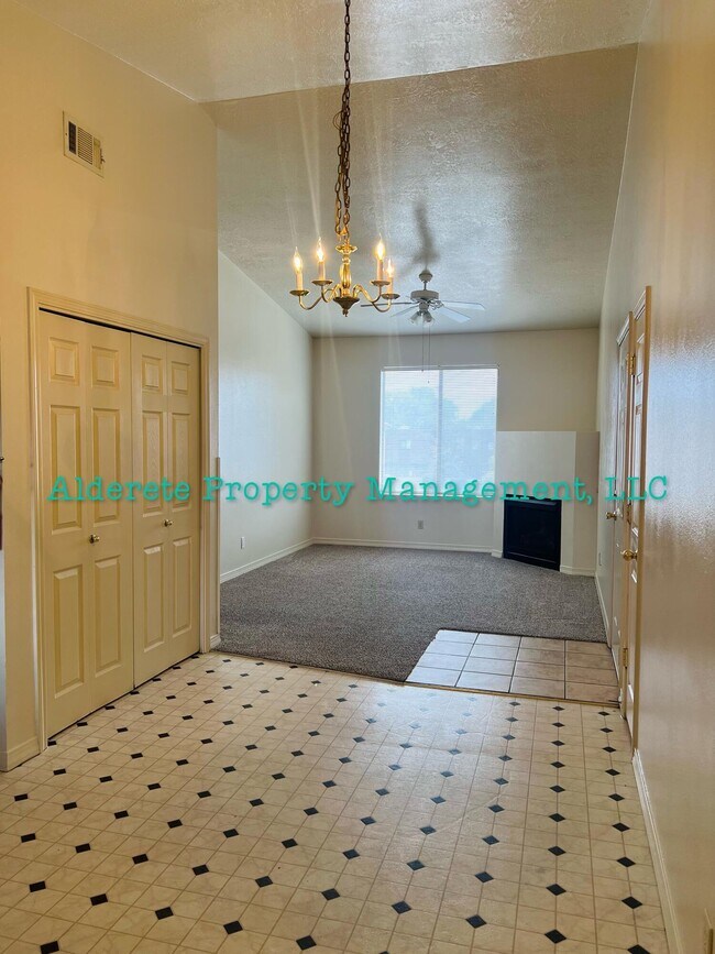 Building Photo - 4257 Sabana Loop SE
