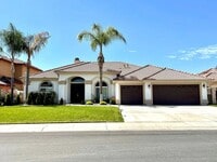 Building Photo - Spacious Riverlakes Golf Course Home with Pool, Spa & 3-Car Garage