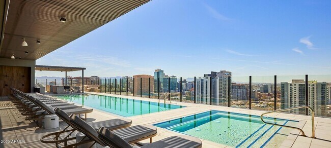 Building Photo - 817 N 6th St