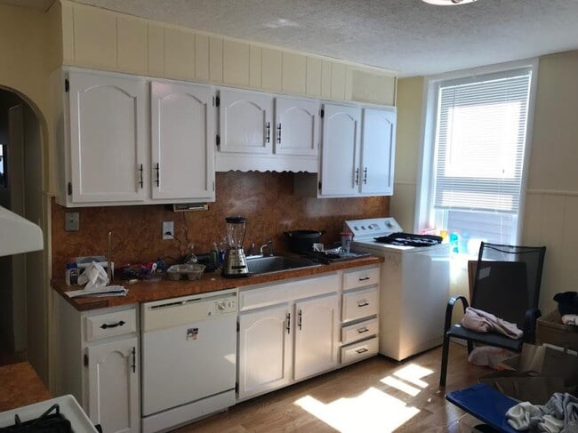 Primary Photo - 4.0 bedroom in Somerville Massachusetts 02140