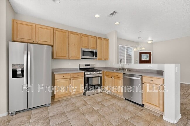 Building Photo - 2323 Margarita Dr SE