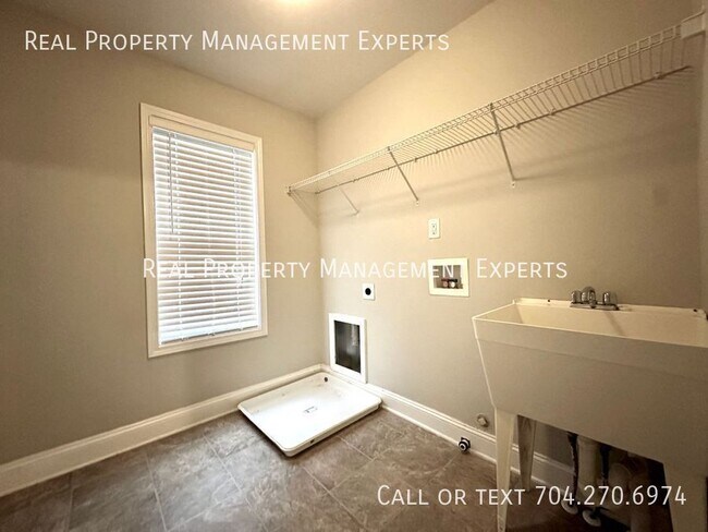Building Photo - 9824 Coatbridge Dr