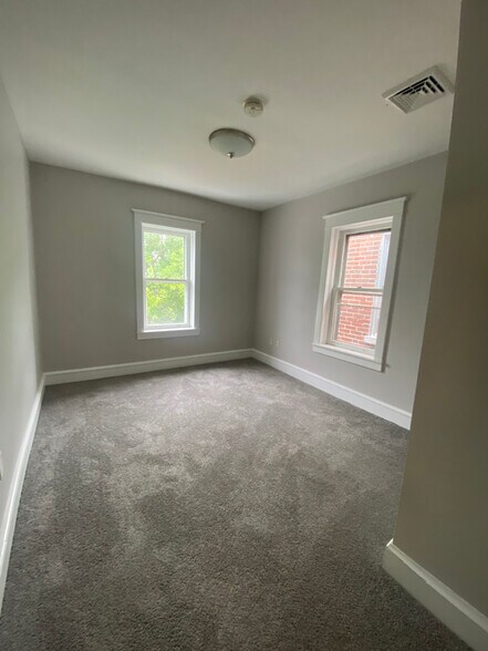 Building Photo - 110 W 29th St