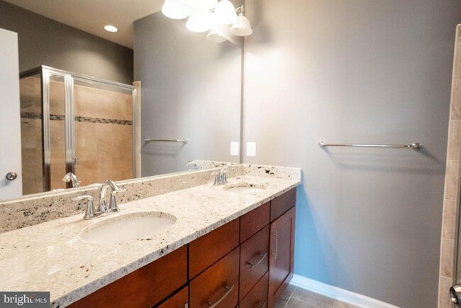 Building Photo - 815 Fair Winds Way