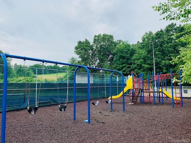 Building Photo - 3917 Whispering Hills Dr