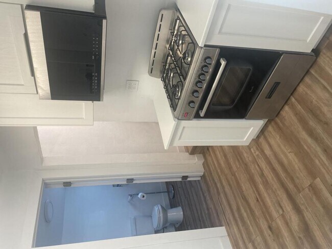 Building Photo - 4037 1/2 National Ave, Upstairs, San Diego, CA 92113