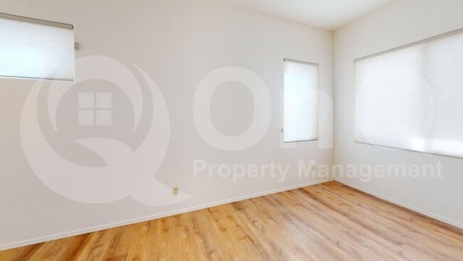 Building Photo - 137 E Calle Zavala