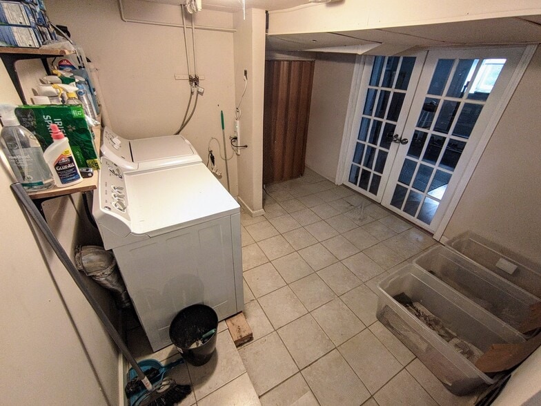 Building Photo - 63 Fenno St