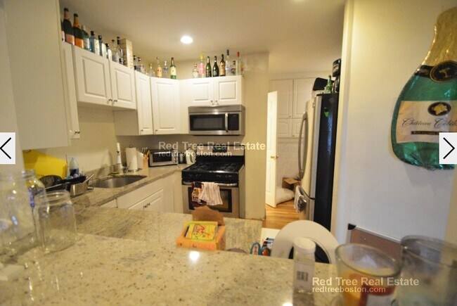 Building Photo - 72 Egmont St