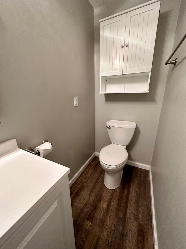 Building Photo - 6550 Summerdale