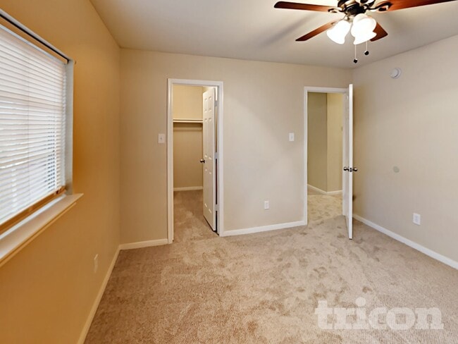 Building Photo - 410 Crosby Village Dr