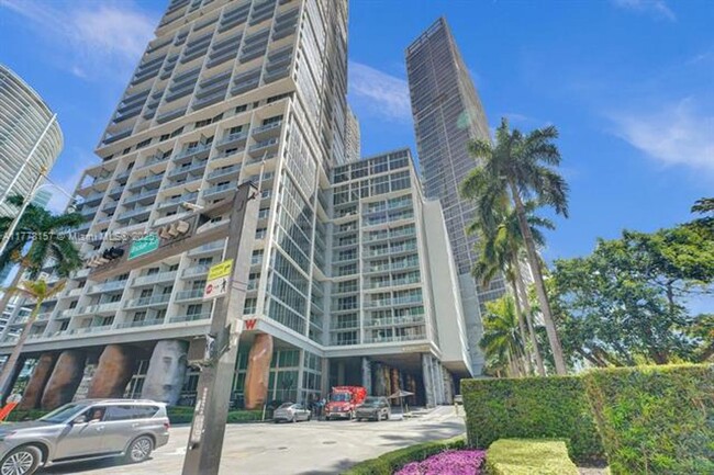 Building Photo - 475 Brickell Ave